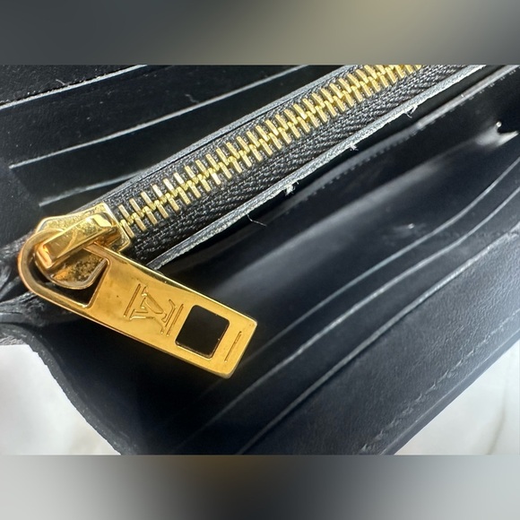 Authentic Louis Vuitton Cuir wallet W/COA - Picture 13 of 16